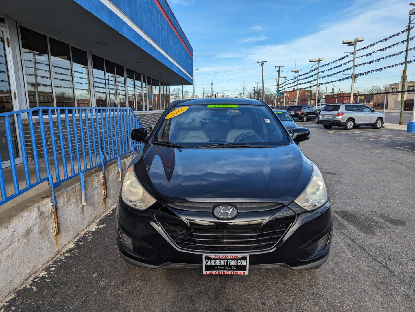 2011 BLACK Hyundai Tucson GL Auto FWD (KM8JT3AB0BU) with an 2.0L L4 DOHC 16V engine, 6-Speed Automatic transmission, located at 7600 S Western Ave., Chicago, IL, 60620, (773) 918-3980, 0.000000, 0.000000 - Photo#2